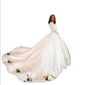 This wedding dress is the Perfect Princess style!